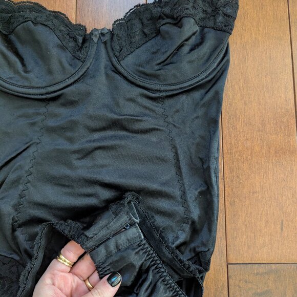 SATIN LACE DETAIL VINTAGE STRAPLESS BODYSUIT - Picture 2 of 2